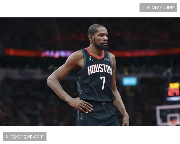 杜兰特无球跑动占比提升，高效输出改变进攻结构