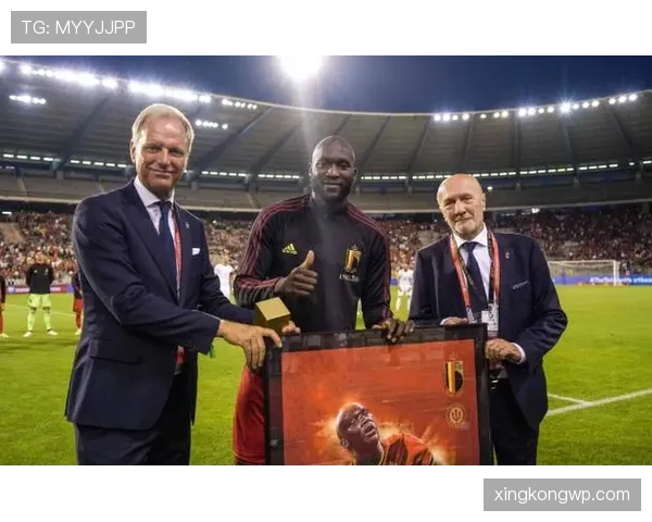 努涅斯 vs 卢卡库：身体流前锋的终结效率与战术适配对比