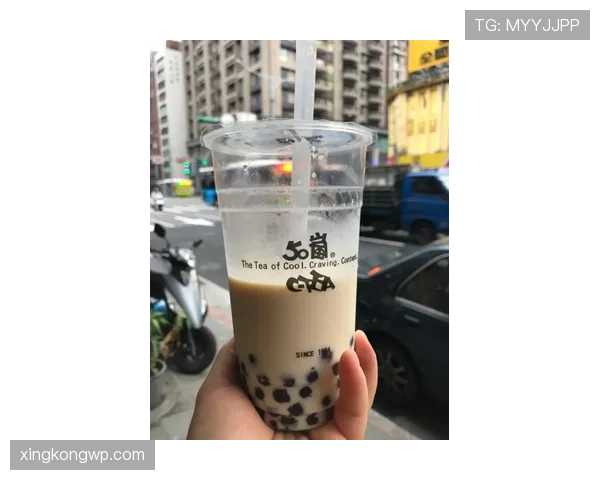 郑钦文喝杯咖啡的钱够我吃一个月泡面了